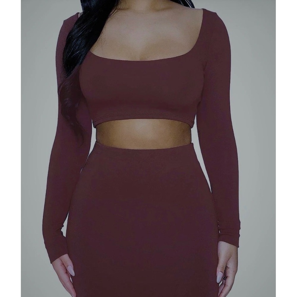Naked Wardrobe Crop Top Women Medium Burgundy Excellent Scoop Neck nw-t0369